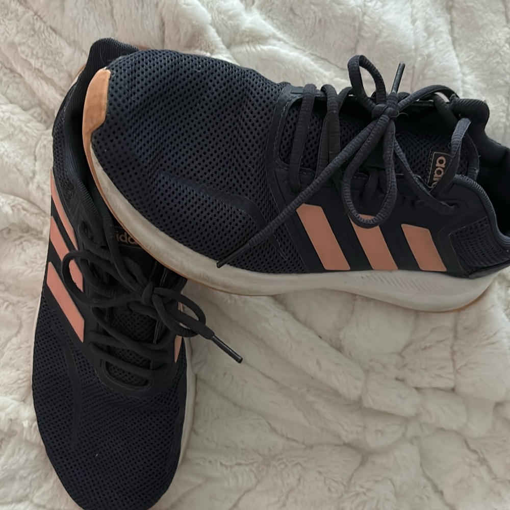 Adidas Sneakers